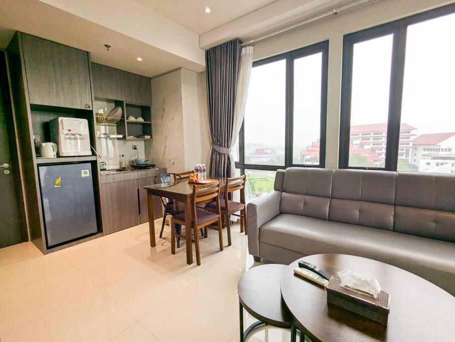 Lovina 7-aa At One Apartemen